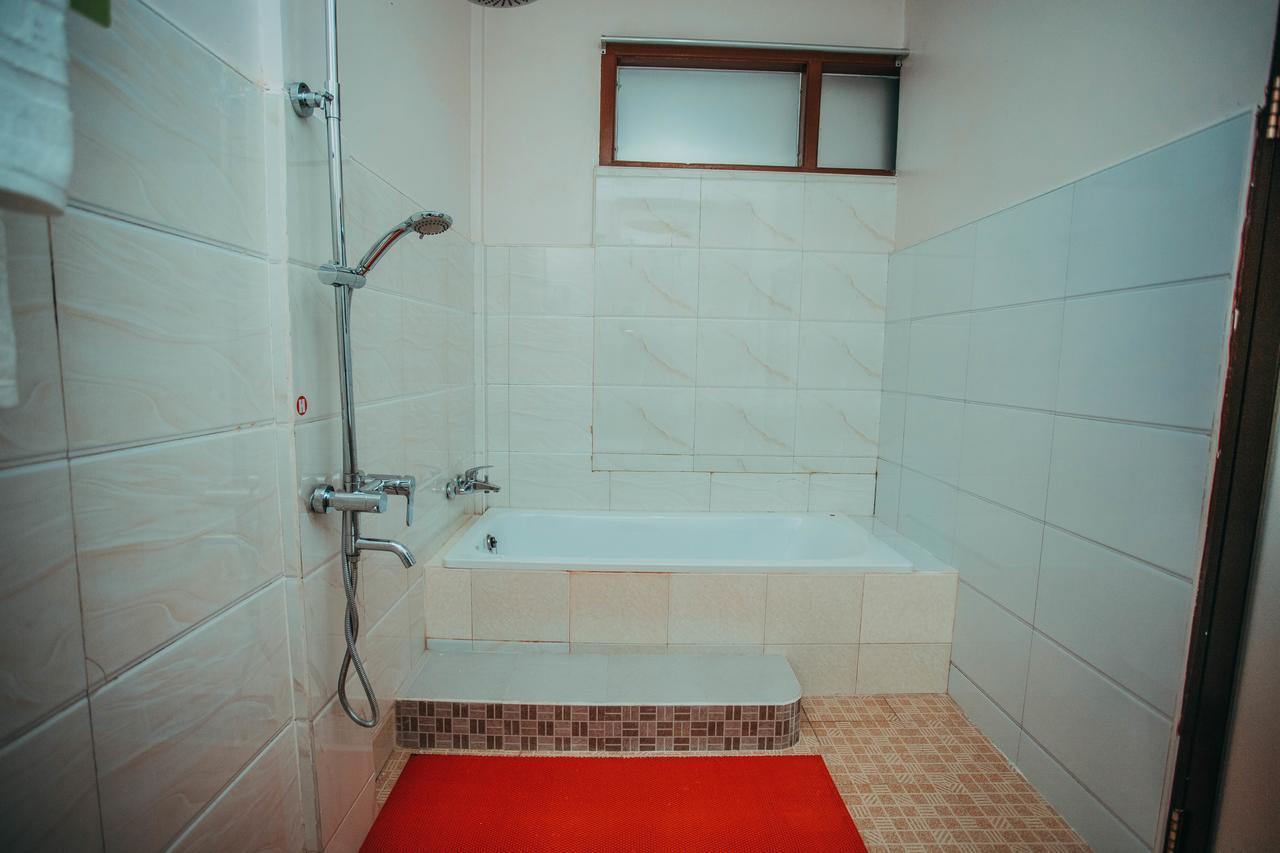 Amber Palace Hotel Myitkyinā 外观 照片