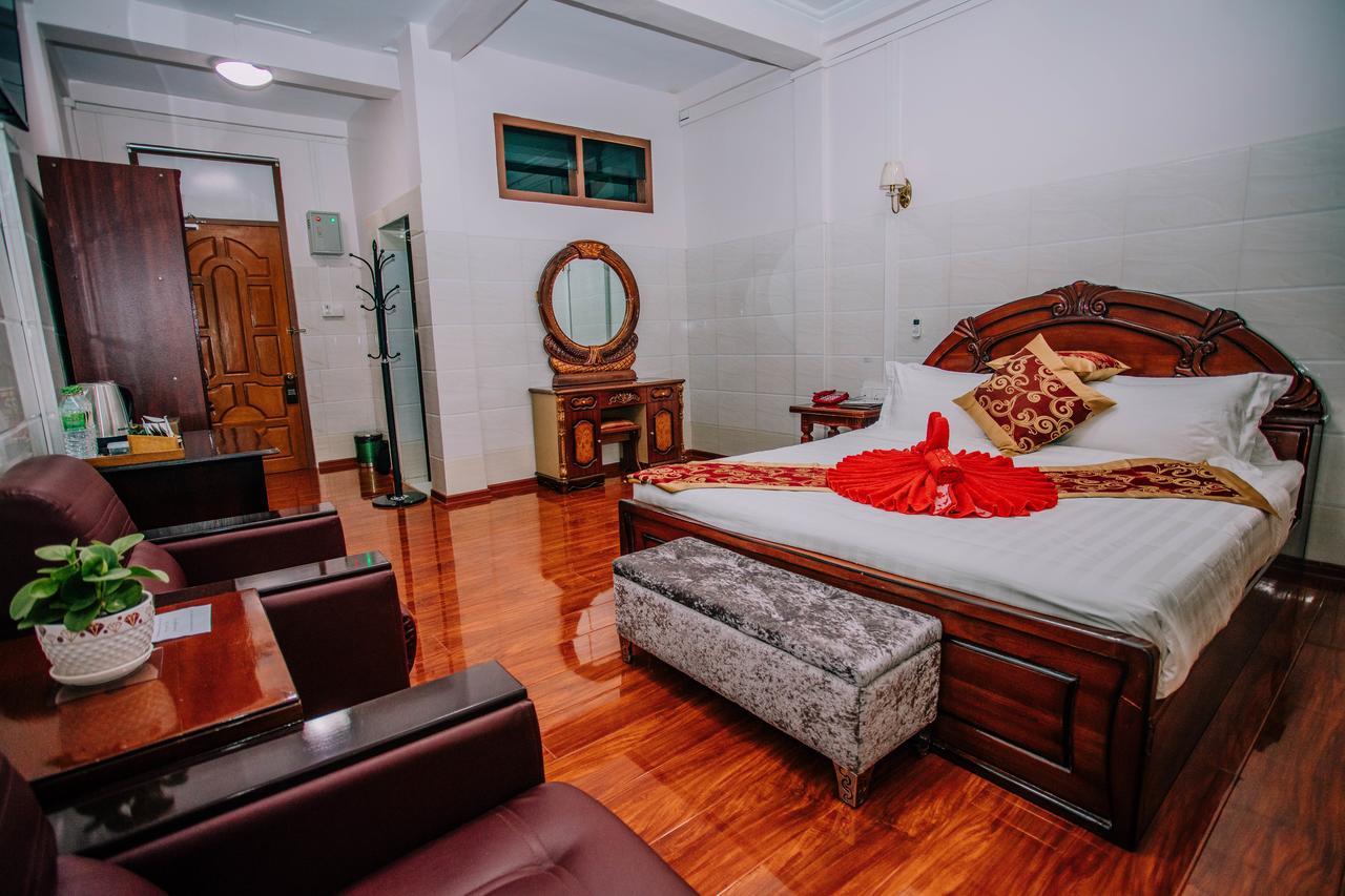 Amber Palace Hotel Myitkyinā 外观 照片